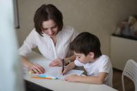 Prof. Silvia Mușătoiu, despre fenomenul meditațiilor: „Părinții nu mai au timp de copii, astfel că vin în compensare cu aceste lecții private și cred că au făcut tot ce trebuie” / VIDEO / FOTO: Freepik.com@eyeem