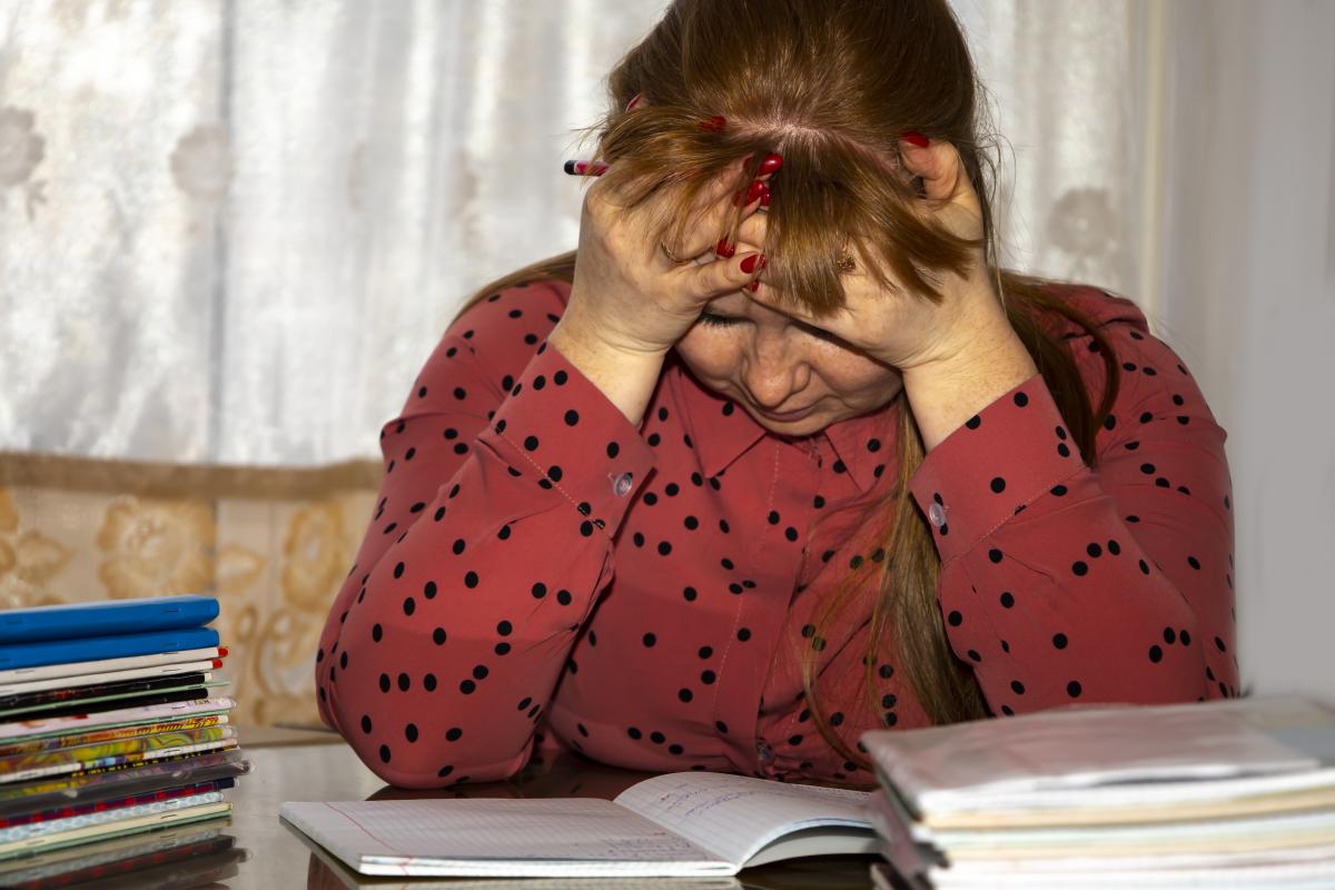 „Nu e corect față de elevi!” Reformele din Educație îi forțează pe profesori să predea discipline pe care nu le-au mai predat niciodată: „Copiii nu merită să aibă informații de la cineva calificat?” / FOTO: freepik.com @igorbastrakov
