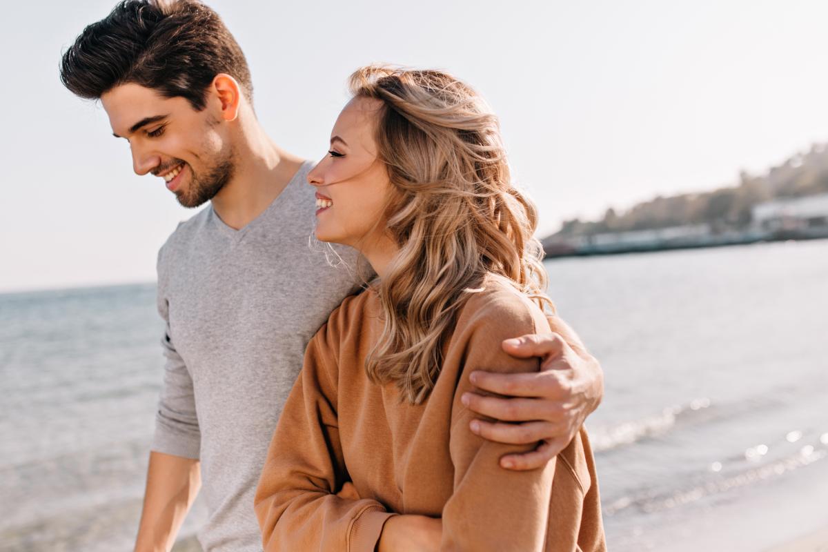 Două obiceiuri simple care îți pot transforma relația de cuplu / foto: freepik.com@lookstudio