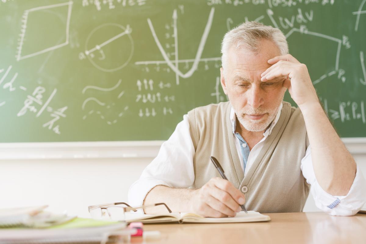 Ministrul Educației Daniel David, despre creșterea normei didactice: „Trebuie să căutăm soluții pentru a avea un sistem educațional care funcționează” / FOTO: freepik.com@freepik