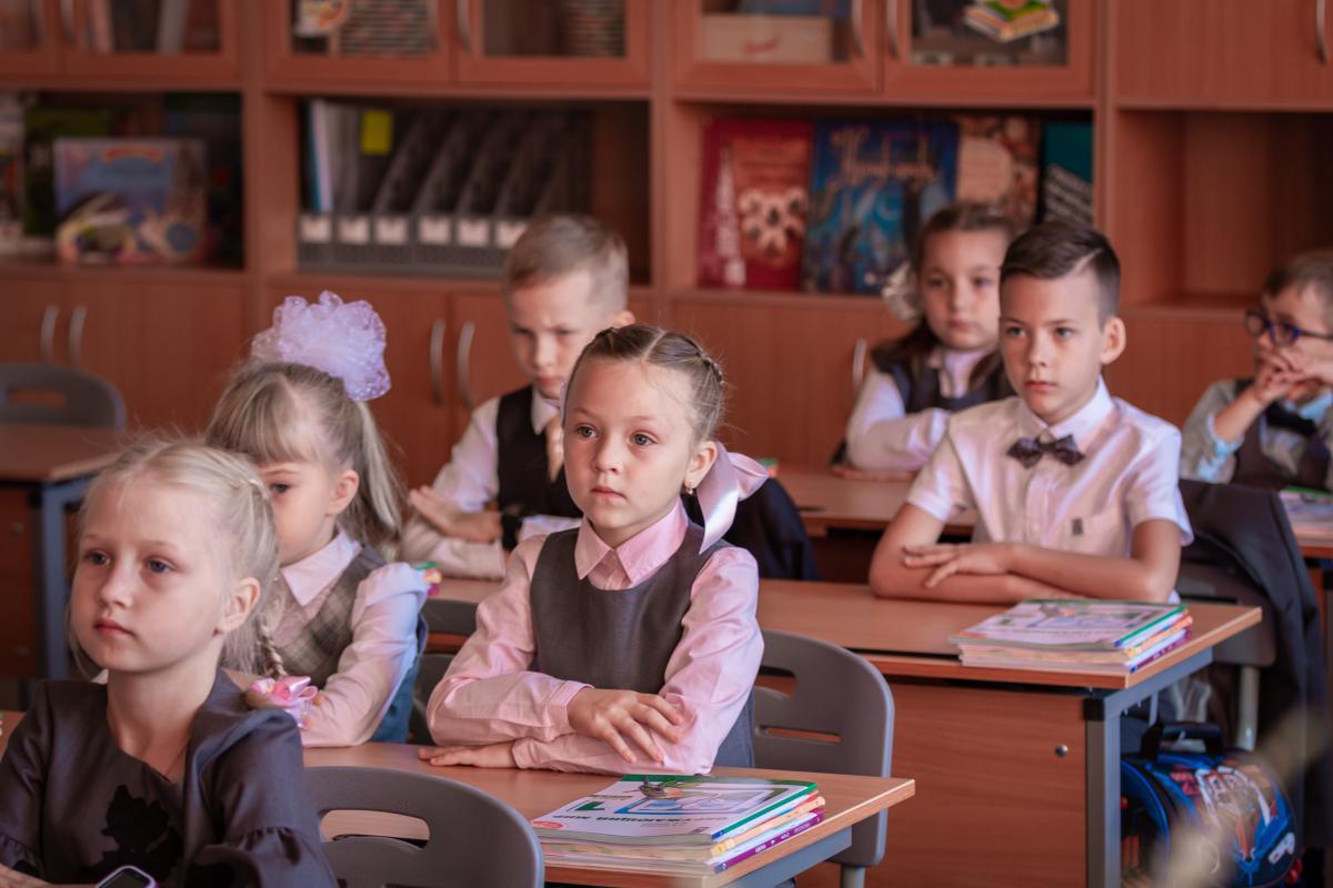 O învățătoare, care predă la clasa a II-a, dezvăluie cele 3 abilități de bază pe care mulți dintre elevi nu le stăpânesc: „Generațiile trecute le învățau încă din grădiniță” / FOTO: freepik.com 