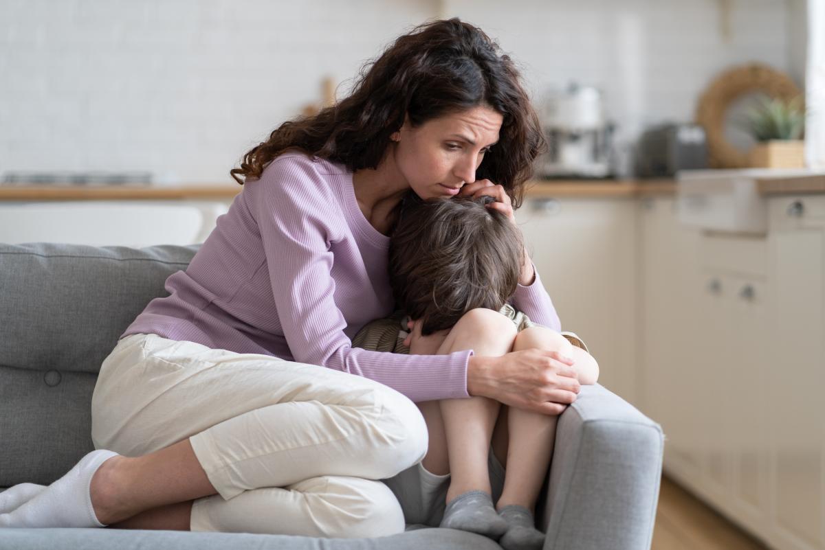 Psiholog: trecutul tău poate influența relația cu copilul tău fără să-ți dai seama. „A fi apropiat de copilul tău poate să-ți amintească modul în care propriii părinți te-au tratat când erai copil” / FOTO: freepik.com@dimaberlin