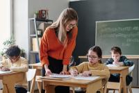 5 lucruri pe care părinții implicați în educația copiilor ar trebui să le știe despre profesorii lor, potrivit unui cadru didactic / FOTO: freepik.com @Anna Tolipova