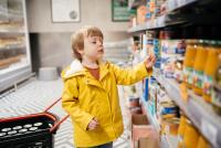80% din produsele alimentare pentru copii sunt ultraprocesate: „Domină farfuriile micuților!” Ce riscuri ascund pentru sănătatea lor / FOTO: freepik.com @EyeEm