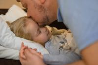 Ce înseamnă de fapt când copilul îți spune „mi-e sete” sau „încă cinci minute…” înainte de culcare? Un psiholog arată ce ascund aceste expresii / FOTO: freepik.com @EyeEm