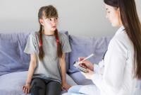 Consilier școlar prezent în școală, dar ignorat de elevi. Doar 17% dintre școlari apelează la serviciile specialistului / foto: freepik.com@freepik