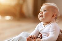 Copii cu trei părinți, „un miracol al științei”: Medicii britanici au reușit să oprească transmiterea bolilor ereditare grave de la mamă la copil / FOTO: freepik.com @prostock-studio
