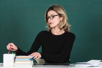 Cum își echivalează profesorii titlul de doctor cu gradul didactic I / FOTO: freepik.com@volodymyr-t
