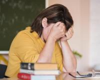 „Cum să fii profesor în 2025 să te duci la trei școli?” Prof. Claudia Chiru denunță măsurile luate în Educație și cere ministrului soluții reale / FOTO: freepik.com @freepik