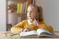 Dislexia la copii. Dr. Ioana Georgescu spune semnele pe care trebuie să le observi și cum funcționează, de fapt, creierul elevilor: „Părinții dau vina pe învățători” / FOTO: freepik.com @freepik