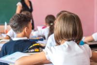 Dr. Mihai Craiu, mesaj pentru părinți, înainte de începerea școlilor: „NU trebuie să tăiem toți copacii într-o pădure dacă am aflat că pe unii copaci crește vâsc” / FOTO: freepik.com @k_samurkas