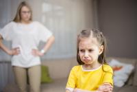 Metode prin care poți gestiona opoziția, crizele de furie și anxietatea copilului, pentru ca el să crească încrezător și fericit, conform unui expert în parenting / FOTO: freepik.com @alf061