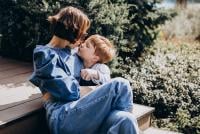 Obiceiuri care încurajează copiii să vorbească despre problemele lor / foto: freepik.com@senivpetrov