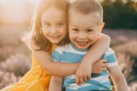 Părinții care cresc copii cu abilități sociale excepționale au 9 obiceiuri importante pe care le aplică zilnic acasă, susține un psiholog care a studiat sute de micuți / FOTO: freepik.com @dekazigzag