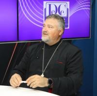 Preotul Gabriel Cazacu, parohul Bisericii Cașin, invitat la Născuți în diaspora 