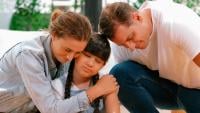 Psiholog: 5 moduri prin care părinții inteligenți emoțional gestionează vinovăția / FOTO: freepik.com @Frolopiaton Palm