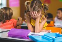 „România a pierdut «clasa de mijloc» a educației! Avertismentul Oanei Moraru: „Elevul mediu e pe cale de dispariție!” / FOTO: freepik.com @wavebreakmedia_micro