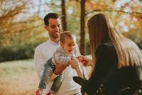 Tendințele de parenting pe care noua generație de părinți NU le mai acceptă! Expert: „Creșterea copiilor a fost mereu un subiect despre care toată lumea are o opinie” / FOTO: freepik.com @boggy