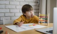 Trucuri pe care copiii de azi nu le învață la școală, dar le-ar economisi mult timp / foto: freepik.com@freepik