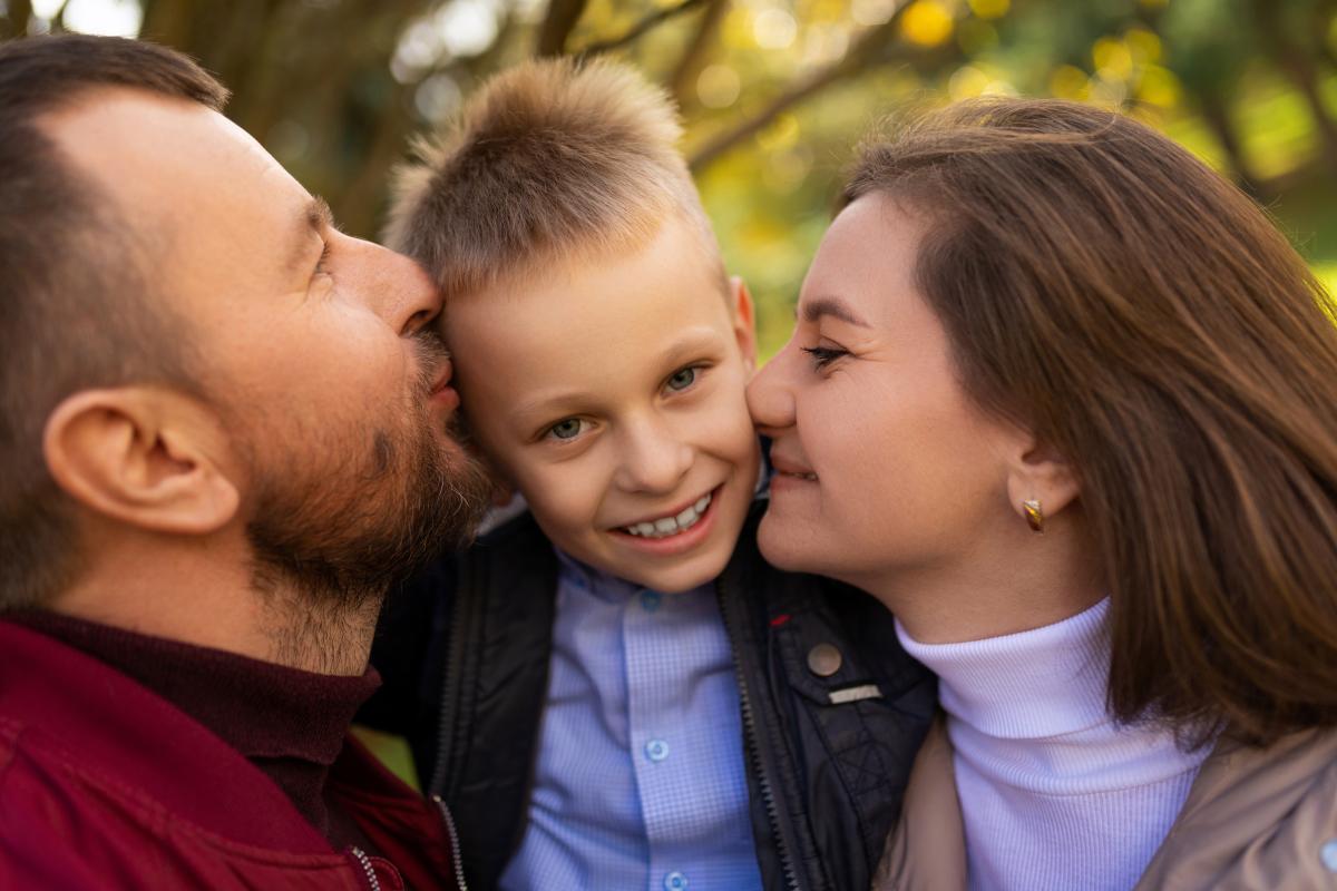 3 lucruri pe care să nu le faci dacă vrei să crești un copil puternic mintal. Expertă în parenting conștient: „Această putere se formează acasă” / FOTO: freepik.com @user11472009