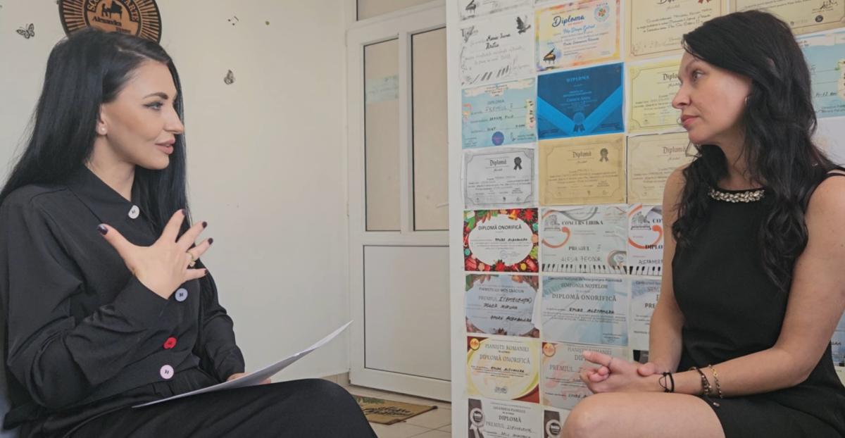 Cum ajută pianul copiii cu autism? Prof. Alexandra Epure, la Părinți Prezenți / FOTO: Părinți și Pitici