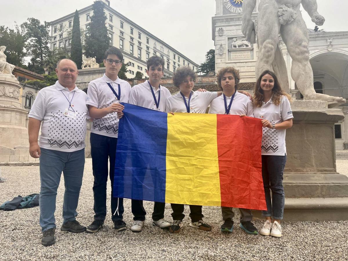 Două medalii de aur și două de argint pentru România la Olimpiada Balcanică de Informatică pentru Seniori / FOTO: Facebook@Ministerul Educației
