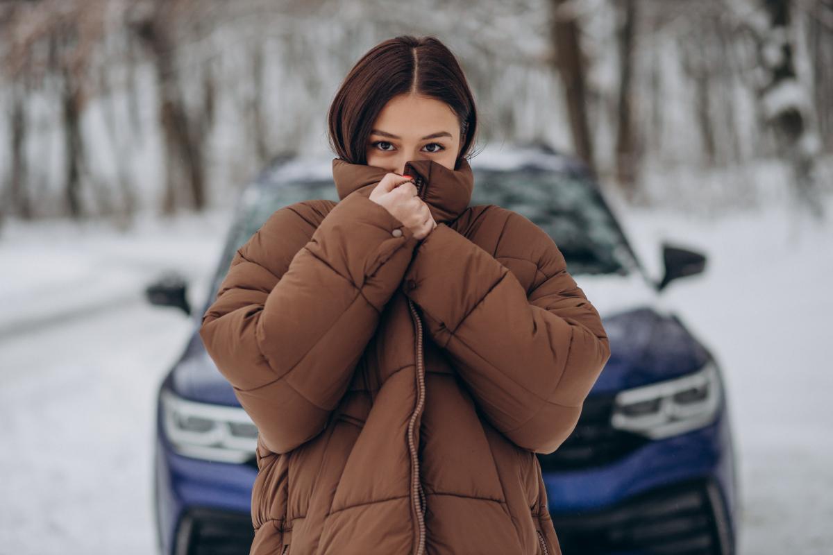 Simți că ești mai trist când e frig? Aceste obiceiuri te pot ajuta / foto: freepik.com@senivpetro