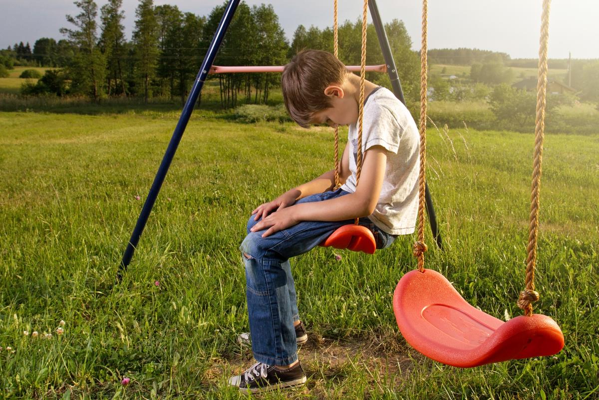 Specialiștii atrag atenția: Aceste afirmații pot semnala că un copil se simte exclus, nesigur sau respins la școală / FOTO: freepik.com @EyeEm