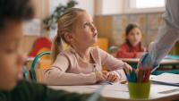 Ce învață elevii suedezi despre concentrare și ce nu spunem la noi? Un model educațional care ar ajuta și copiii din România / FOTO ILUSTRATIV: freepik.com @jet-po