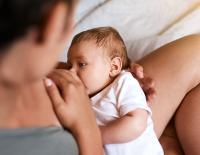Dacă mamele ar trebui să alăpteze un an, ele au nevoie de un an de concediu plătit / foto: freepik.com@ The Yuri Arcurs Collection