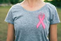 Femeile riscă cancer la sân dacă se pun mereu pe ultimul loc! Iată gestul care durează câteva minute, dar îți poate salva viața / FOTO: FREEPIK.COM@lovelyday12