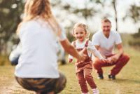 Metoda de parenting a unui expert Harvard, bazată pe șase piloni cheie, pentru creșterea unor copii independenți și încrezători / FOTO: freepik.com @standret