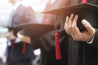 Psiholog: „Nu-i forțați pe copii să aleagă o anumită specializare la facultate” / FOTO: freepik.com@ Fongbeerredhot