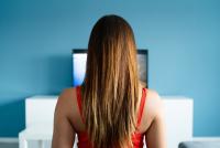 Scandal la un liceu din Iași: o profesoară și-a dat demisia, după ce elevii au descoperit că făcea videochat / FOTO: freepik.com@eyeem 