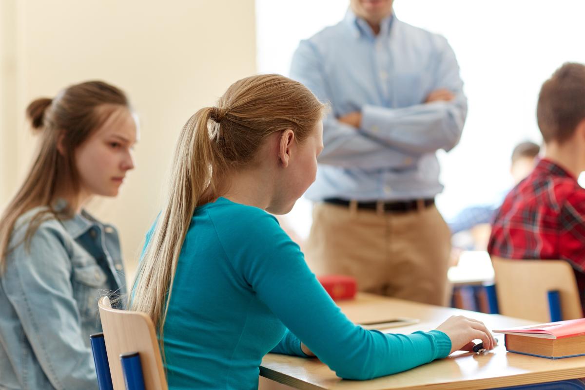 Avertismentul prof. Lidia Mîrzac privind programa de română din clasa a IX-a: „E de-a dreptul obscenă! Ce să facem? Iată ce cred eu că trebuie făcut, în 10 puncte!” / FOTO: freepik.com @syda_productions