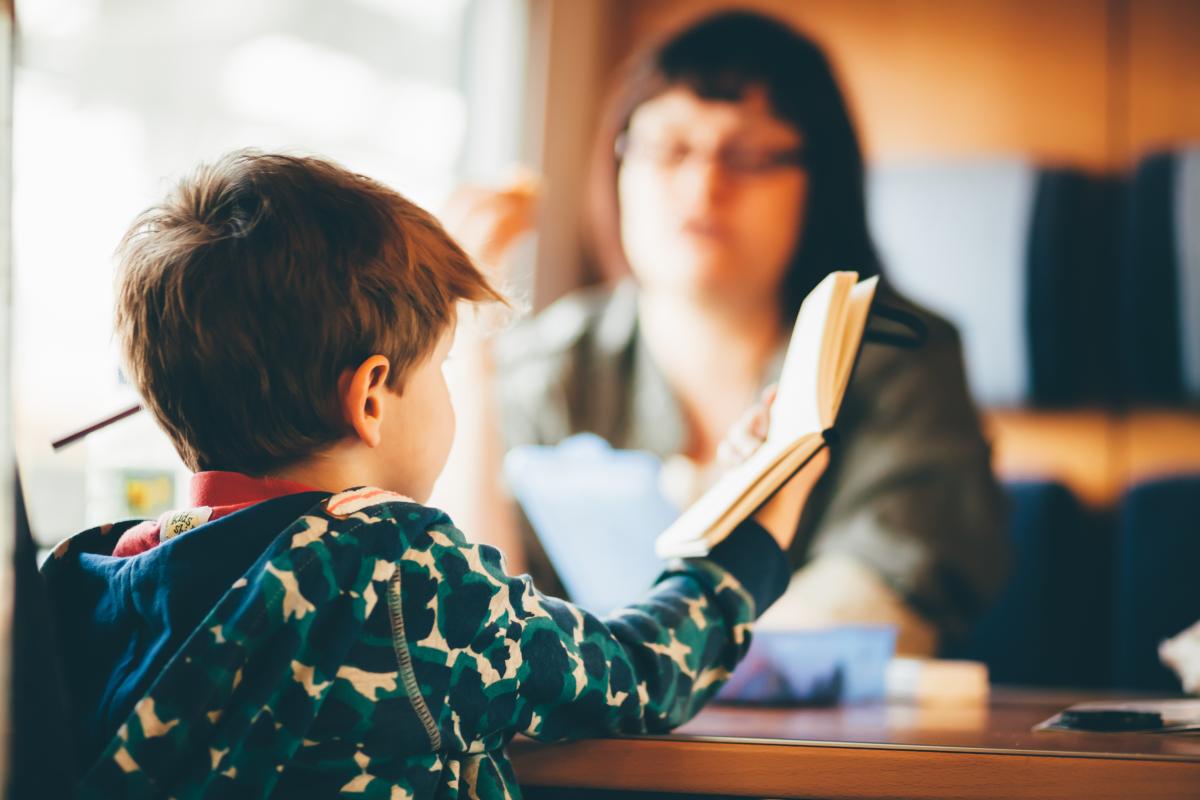 Descoperă 10 afirmații pe care părinții nu vor să le audă de la profesorii copiilor lor. Experți: „Îi iau prin surprindere și îi pun în fața unor situații pe care nu le anticipau” / FOTO: freepik.com @EyeEm