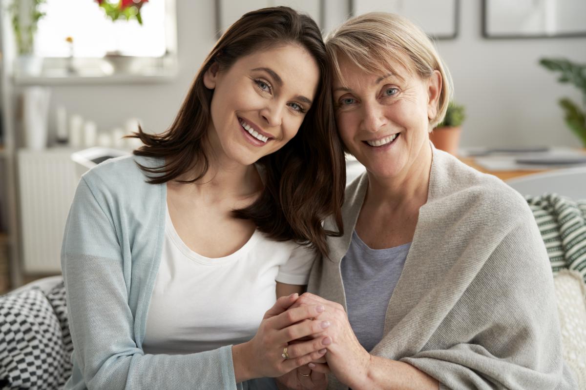 Mama ta e persoana ta preferată? Iată de ce! / foto: freepik.com@bizon