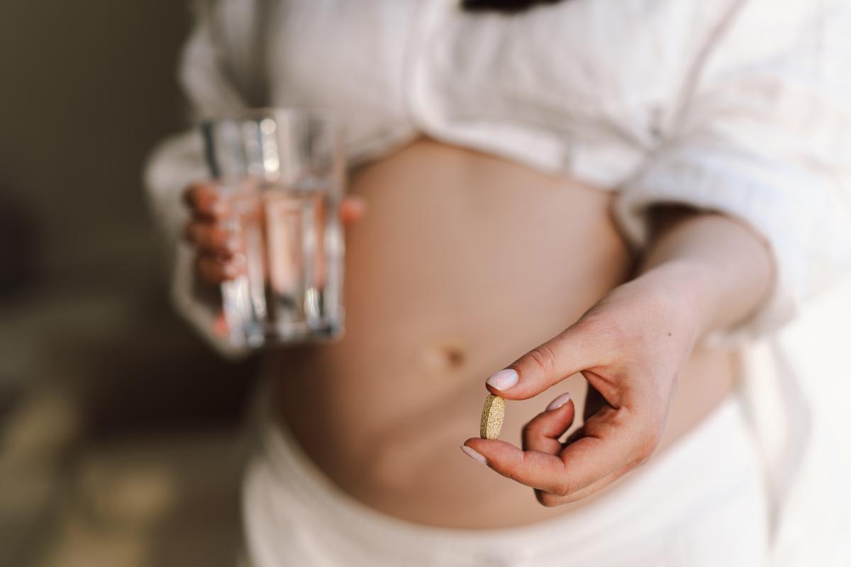 Studiu: Nu există nicio legătură între paracetamol și autism! Cercetătorii au realizat o investigație științifică amplă pentru a clarifica situația / FOTO ILUSTRATIV: freepik.com @nastyaofly