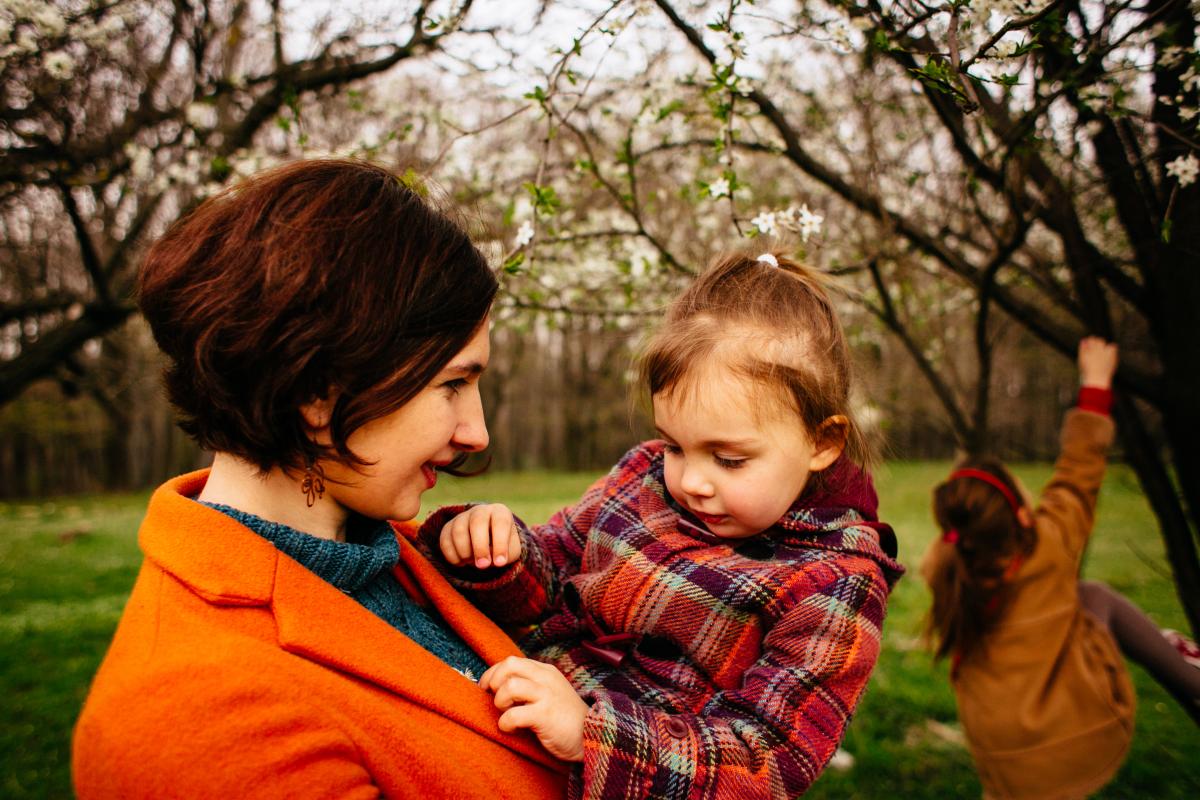 Un psiholog clinician imploră părinții și bunicii să înceapă să facă aceste 4 lucruri chiar de azi: „Fac o diferență atât de mare pentru copii!” / FOTO: freepik.com @freepic.diller