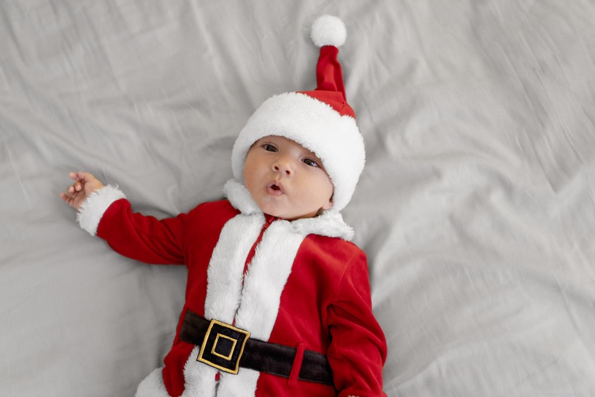 Bebelușii născuți de Crăciun primesc mult mai des aceste nume! Acest studiu explică de ce / FOTO: freepik.com @freepik