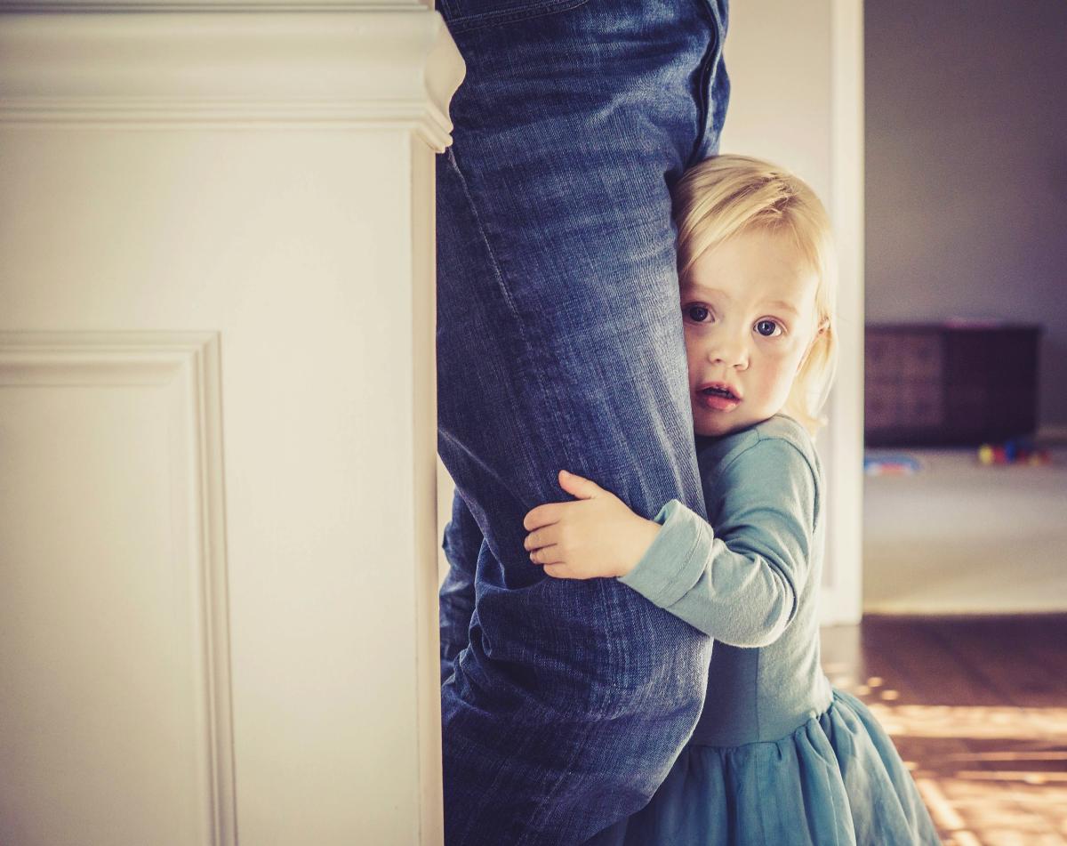 Ce este un copil „Velcro” și cum îți dai seama dacă al tău se comportă așa? / FOTO: freepik.com @EyeEm