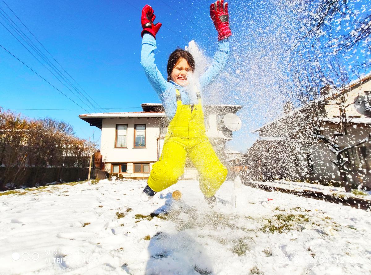Elevii au intrat în vacanţa de iarnă. Când se reiau cursurile / FOTO: freepik.com @EyeEm