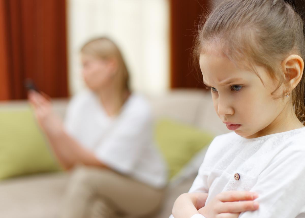 Motivul real pentru care trebuie să îi repeți de 300 de ori unele lucruri copilului tău. Expert: „Nu are legătură cu neascultarea!” / FOTO: freepik.com @alf061