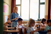 Arhitectura interioară a clasei: Relevanța materiei, capcana metodelor „moderne” și dilema formării profesorilor. Lector univ. dr. Dogaru: „Prima grijă a mea ca dascăl e să facilitez înțelegerea!” / FOTO: freepik.com @Ambreen