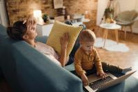 Cele mai frecvente căutări ale părinților pe Google în 2025 / FOTO ILUSTRATIV: freepik.com @Drazen Zigic