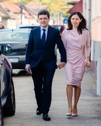 Mirabela Grădinaru, partenera președintelui Nicușor Dan, despre anii studenției: „Salariul unui profesor nu mi-ar fi permis să-mi plătesc chiria în București” /FOTO: Facebook@Nicușor Dan