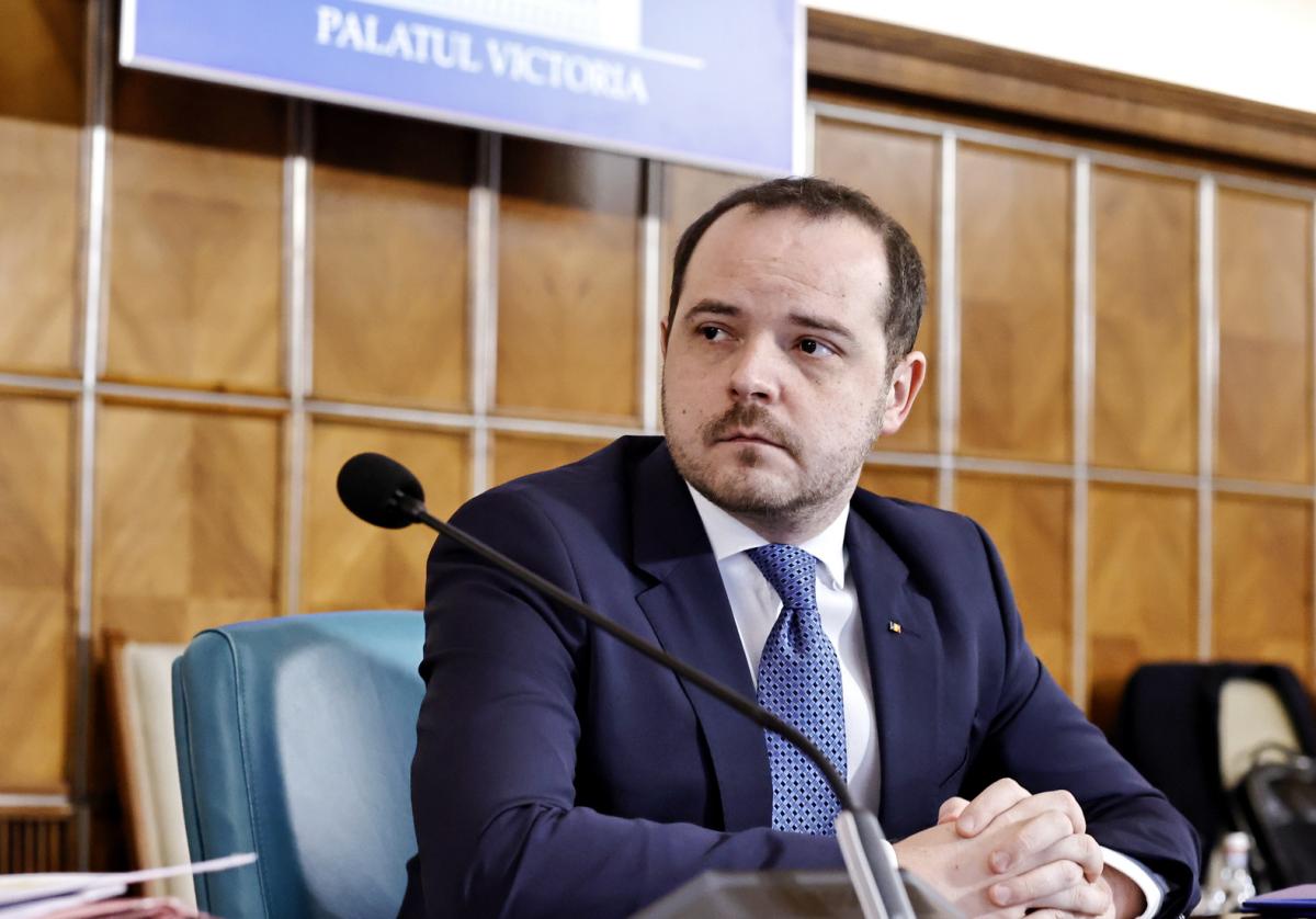 „Cifrele de şcolarizare au scăpat de sub control!” Rogobete vrea ca sistemul de rezidenţiat să fie regândit: „Ajungem să formăm de trei ori mai mulţi rezidenţi decât putem integra în sistem” / FOTO: gov.ro