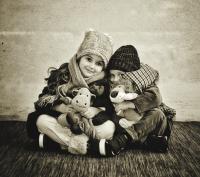 Parenting în istorie. De la copii care învățau să reziste în anii 1930, la copii lăsați singuri în anii 1970 și copii supraîncărcați în anii 2010 / FOTO: freepik.com @EyeEm